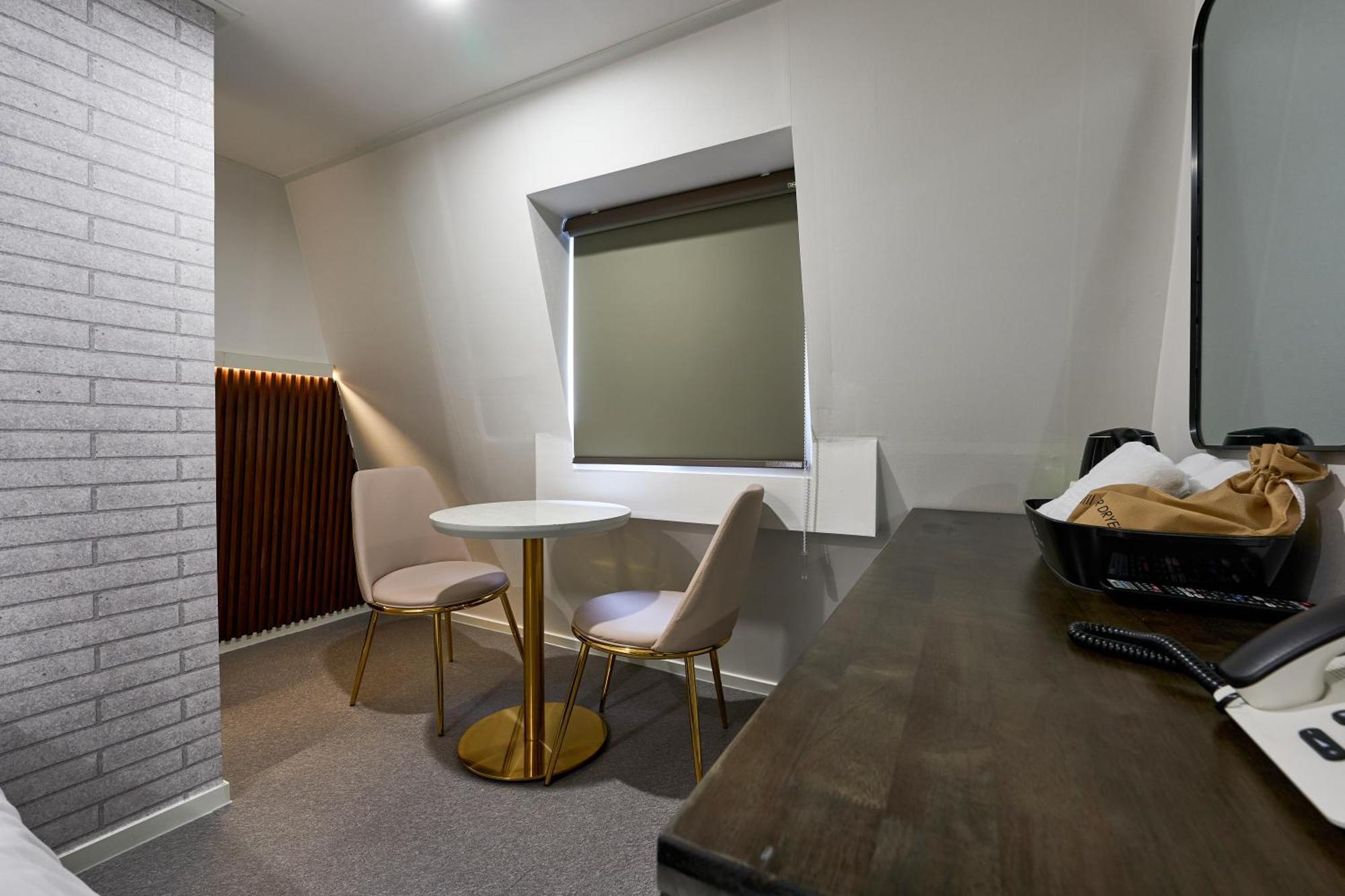 Hotel Chloe Seoul Bagian luar foto
