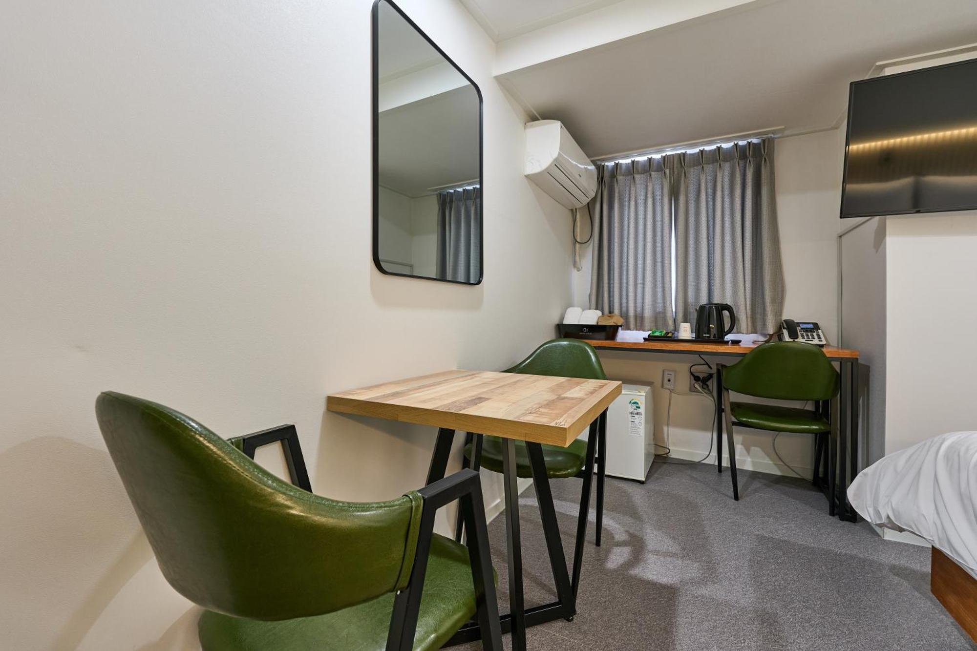 Hotel Chloe Seoul Bagian luar foto