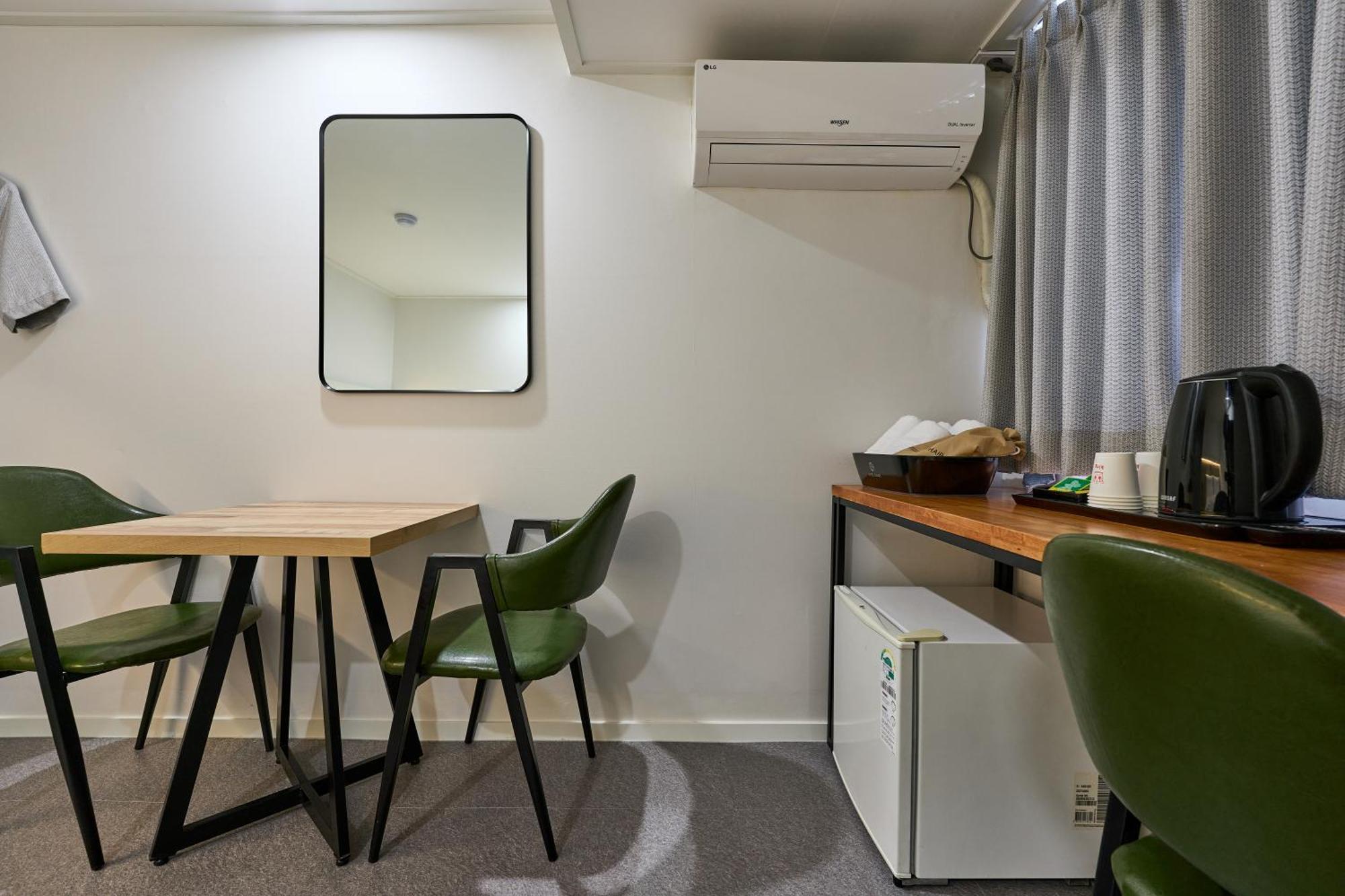 Hotel Chloe Seoul Bagian luar foto
